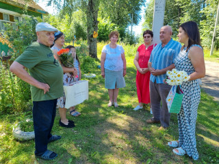 поздравление с замечательным юбилеем — «золотой» свадьбой Анну Андреевну и Валерия Александровича Ивановых, проживающих в д.Логово - фото - 10