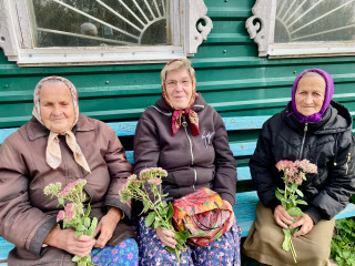 работники Ситьковского дома культуры поздравили от имени Администрации и членов ТОС "Деревня Ситьково" односельчан с днем пожилых людей - фото - 8